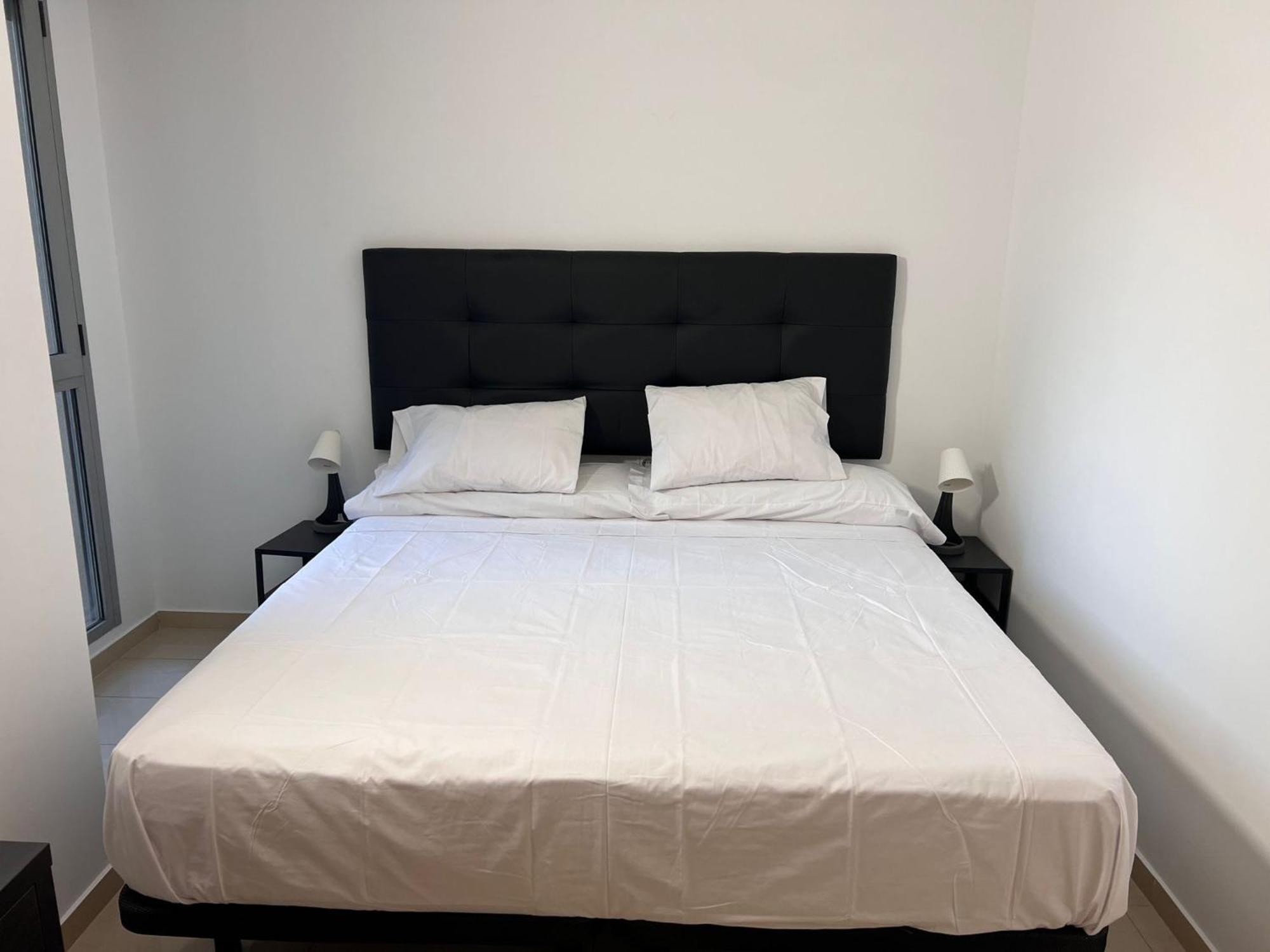 Fira Gran Via 2 - Private In A Shared - Privadas En Compartido L'Hospitalet de Llobregat