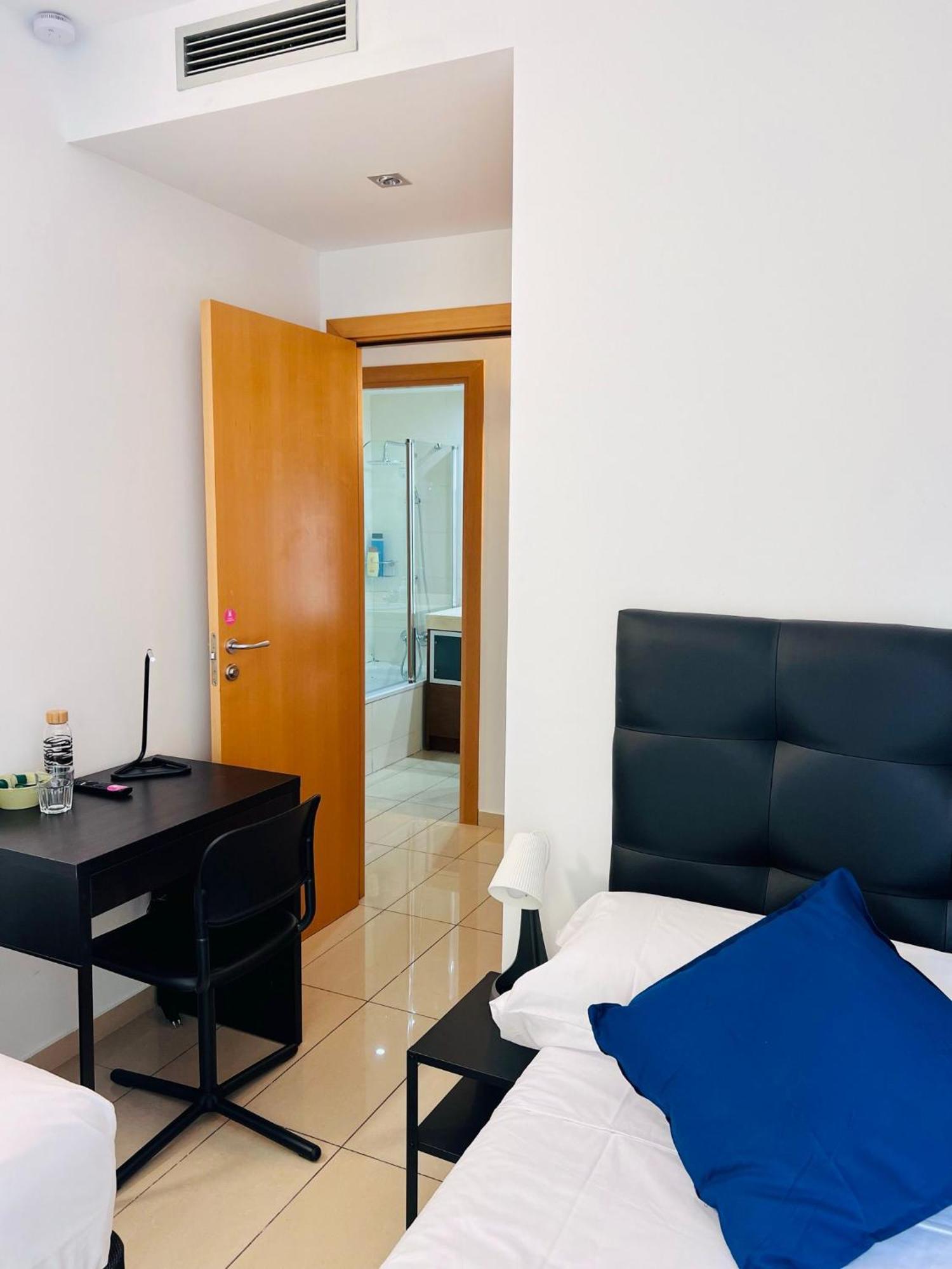 Fira Gran Via 2 - Private In A Shared - Privadas En Compartido Parque de Campismo *