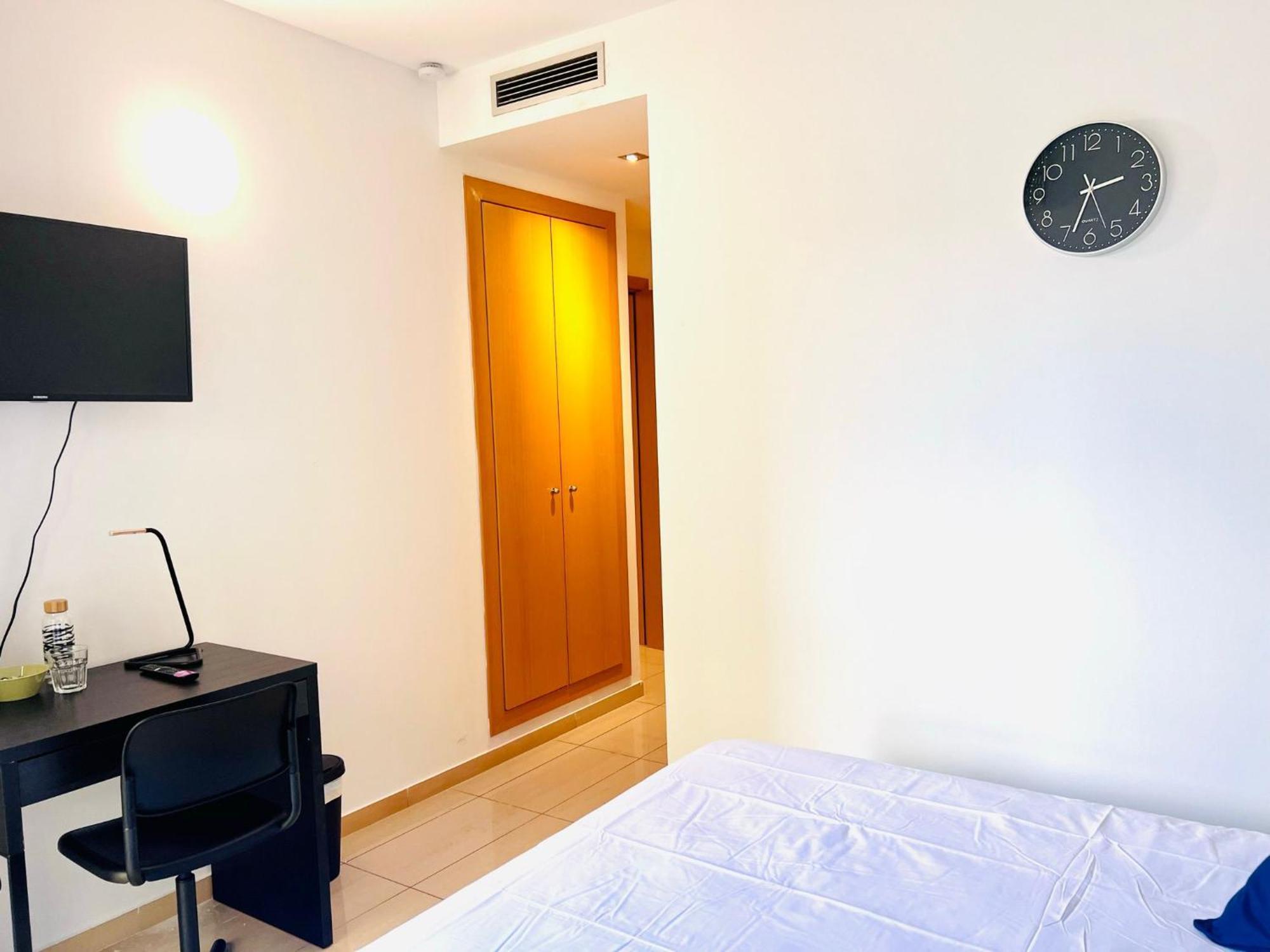 Fira Gran Via 2 - Private In A Shared - Privadas En Compartido *