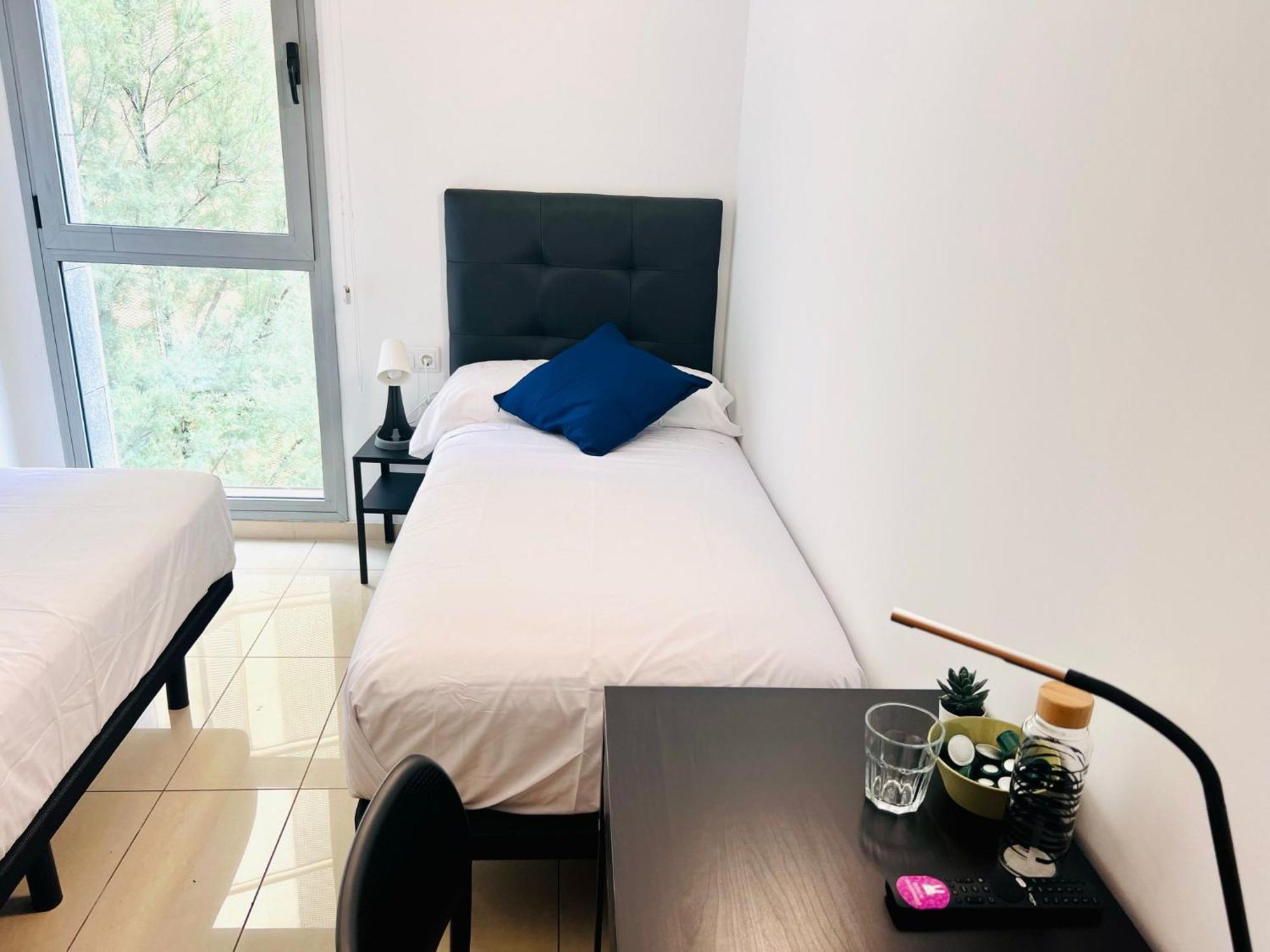 Fira Gran Via 2 - Private In A Shared - Privadas En Compartido