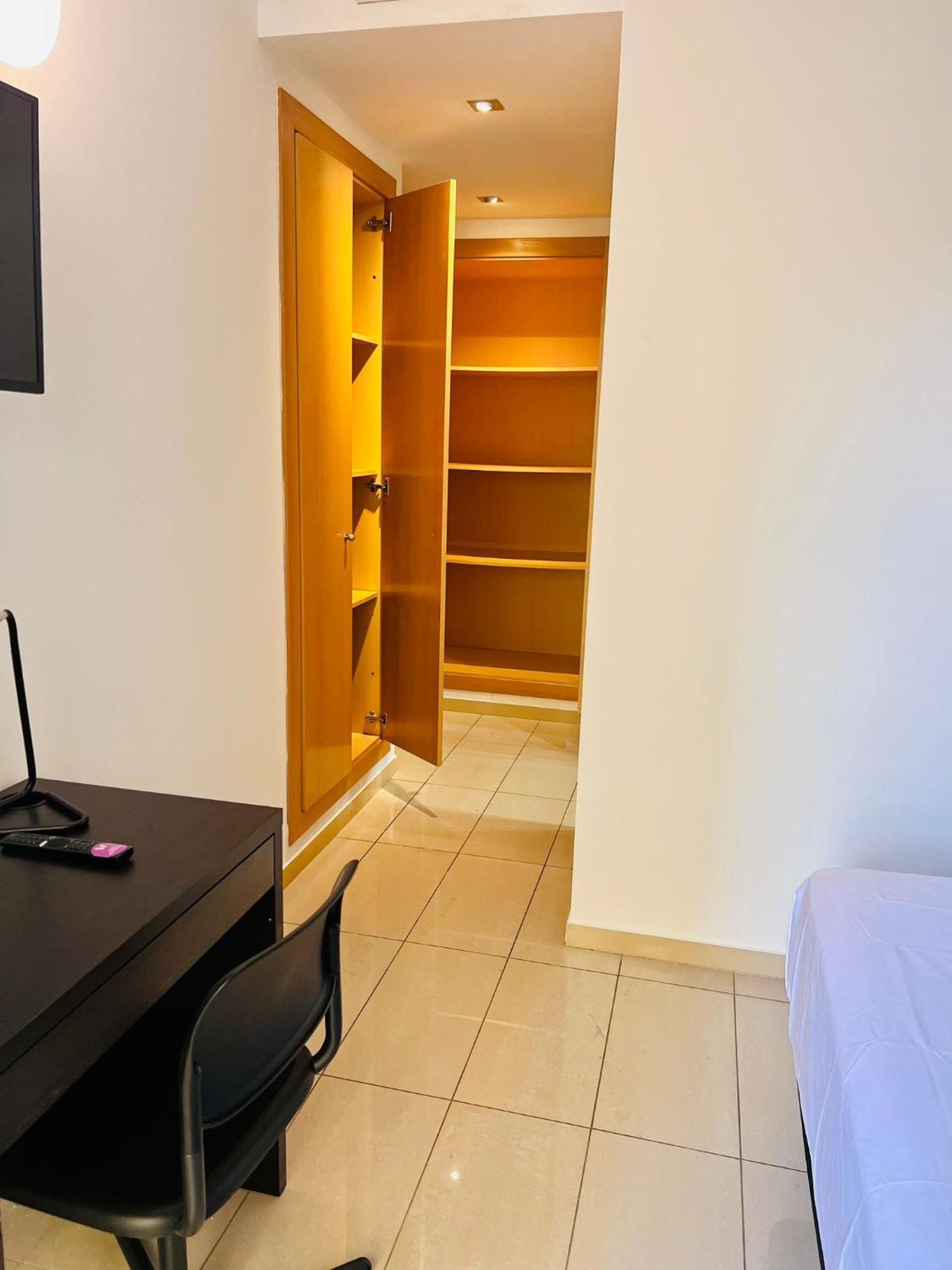 Fira Gran Via 2 - Private In A Shared - Privadas En Compartido Parque de Campismo