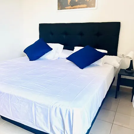 Fira Gran Via 2 - Private Rooms In A Shared Apartment - Habitaciones Privadas En Apartamento Compartido L’Hospitalet de Llobregat Zewnętrze zdjęcie