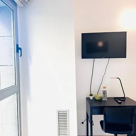 Fira Gran Via 2 - Private Rooms In A Shared Apartment - Habitaciones Privadas En Apartamento Compartido L’Hospitalet de Llobregat Zewnętrze zdjęcie