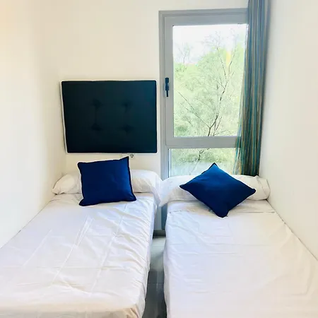 Fira Gran Via 2 - Private Rooms In A Shared Apartment - Habitaciones Privadas En Apartamento Compartido L’Hospitalet de Llobregat Zewnętrze zdjęcie
