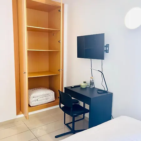 Fira Gran Via 2 - Private Rooms In A Shared Apartment - Habitaciones Privadas En Apartamento Compartido L’Hospitalet de Llobregat Zewnętrze zdjęcie