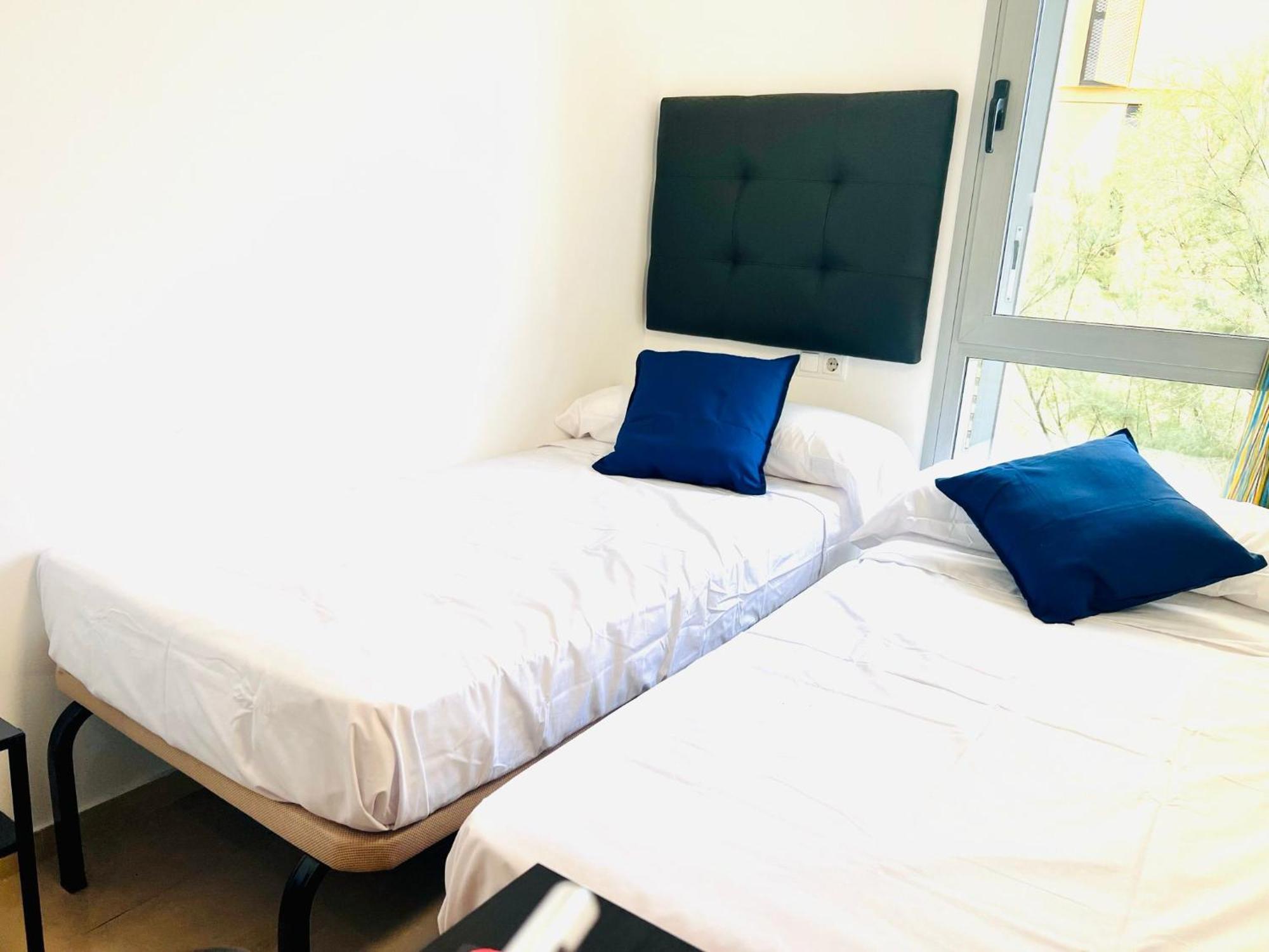 Fira Gran Via 2 - Private In A Shared - Privadas En Compartido L'Hospitalet de Llobregat