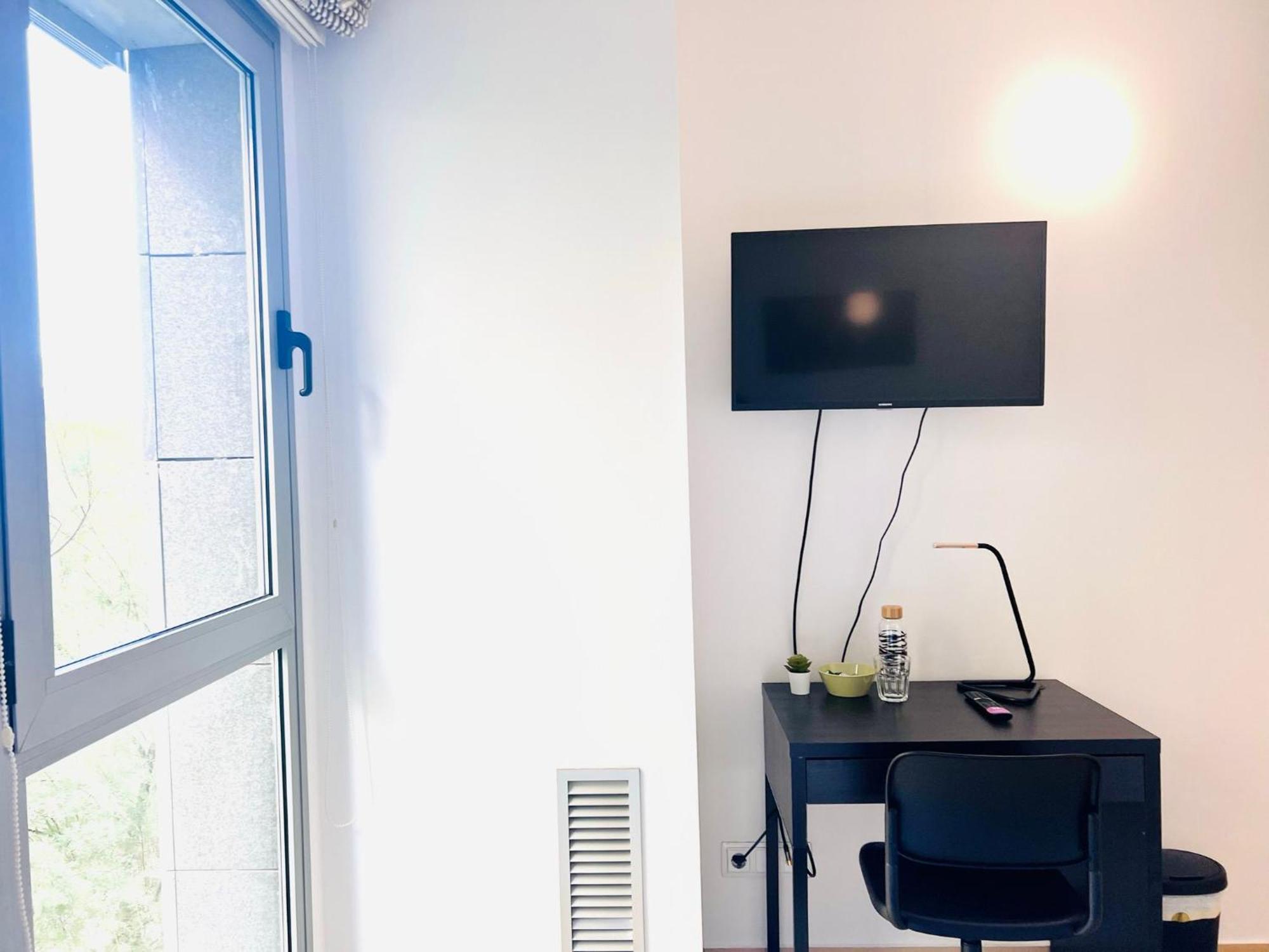 Campsite Fira Gran Via 2 - Private In A Shared - Privadas En Compartido *
