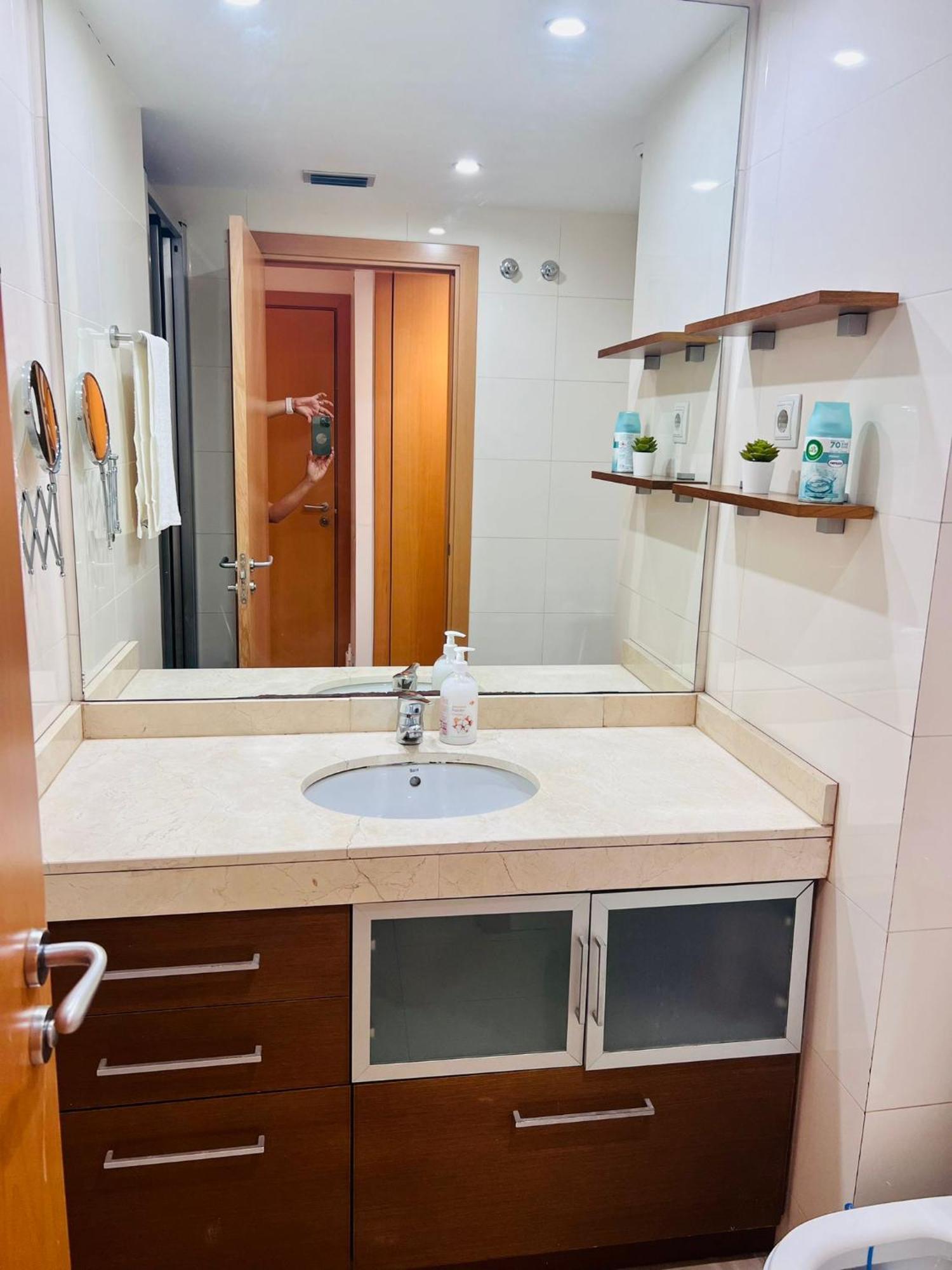 Fira Gran Via 2 - Private In A Shared - Privadas En Compartido Campsite