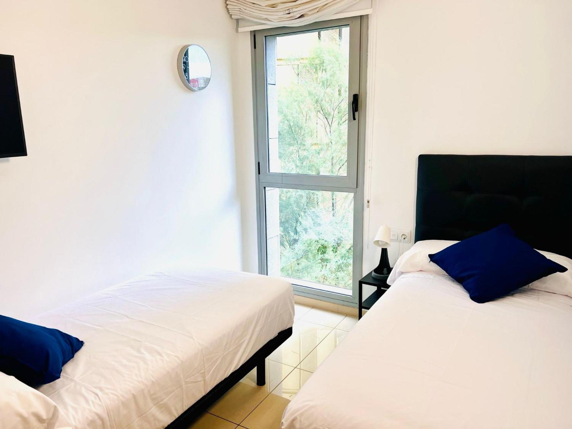 Kemping Fira Gran Via 2 - Private In A Shared - Privadas En Compartido L’Hospitalet de Llobregat