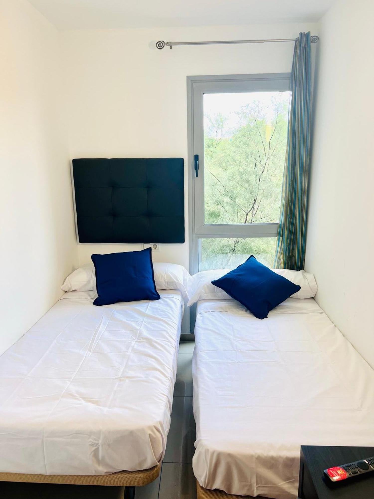 Kemping Fira Gran Via 2 - Private In A Shared - Privadas En Compartido *